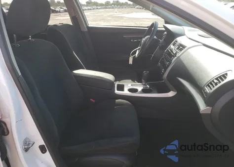 2015 Nissan Altima 2.5 from USA, damaged, VIN 1N4AL3AP3FC212879